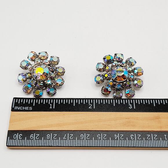 Vintage 1950s Aurora Borealis Rhinestone Flower Clip Earrings 1.25” - Picture 10 of 11